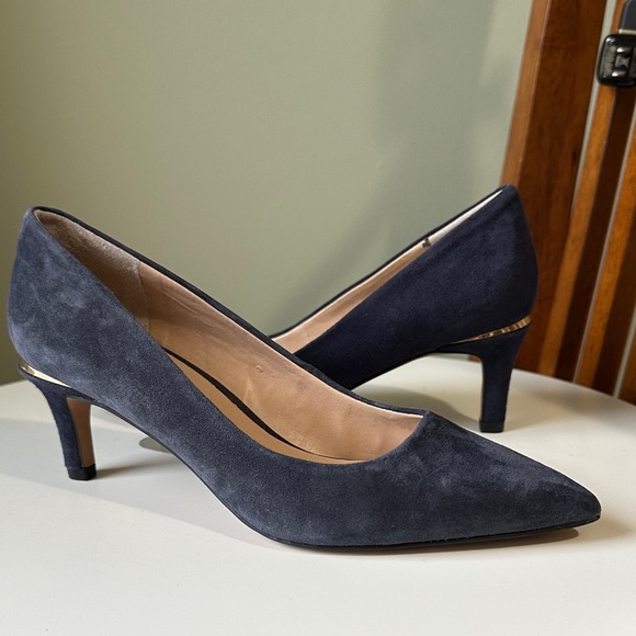 Franco Sarto L- Duran Suede Kitten Heel Pumps Gold Metallic Band on Heel Flaw - Picture 1 of 17
